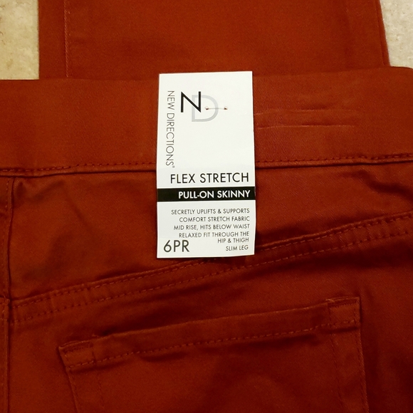 NEW DIRECTIONS Pull-On Skinny Pants - Size… - Picture 3 of 6